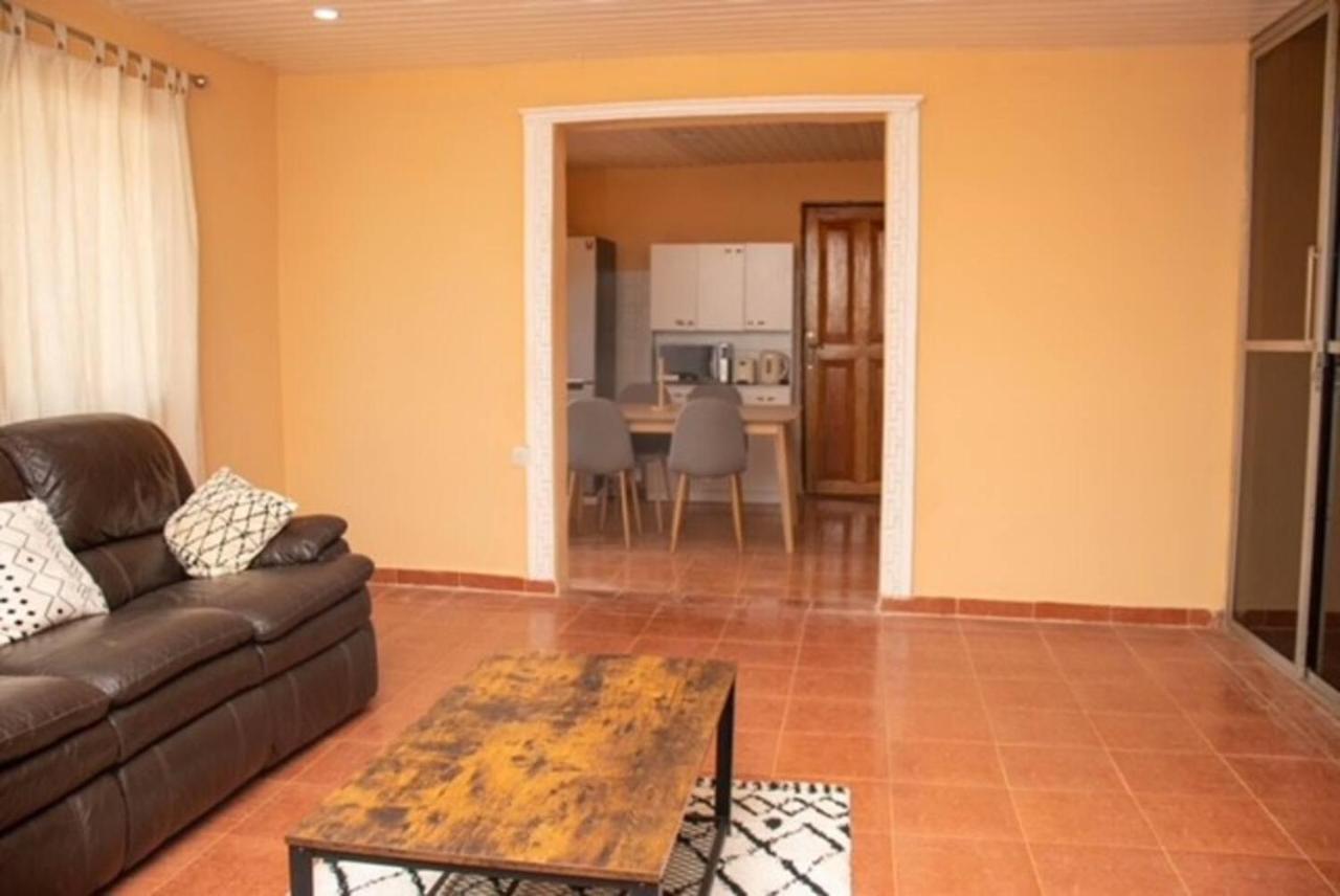 Fully Aircondition 3Bed Villa- A C- Wifi- Hotwater フリータウン エクステリア 写真
