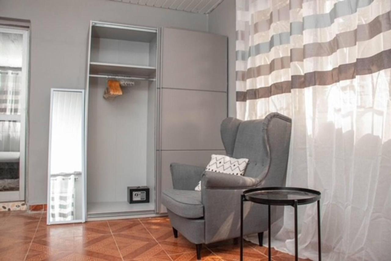 Fully Aircondition 3Bed Villa- A C- Wifi- Hotwater フリータウン エクステリア 写真