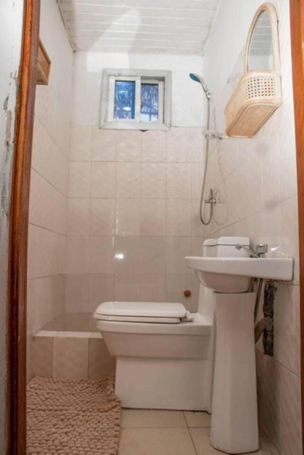 Fully Aircondition 3Bed Villa- A C- Wifi- Hotwater フリータウン エクステリア 写真