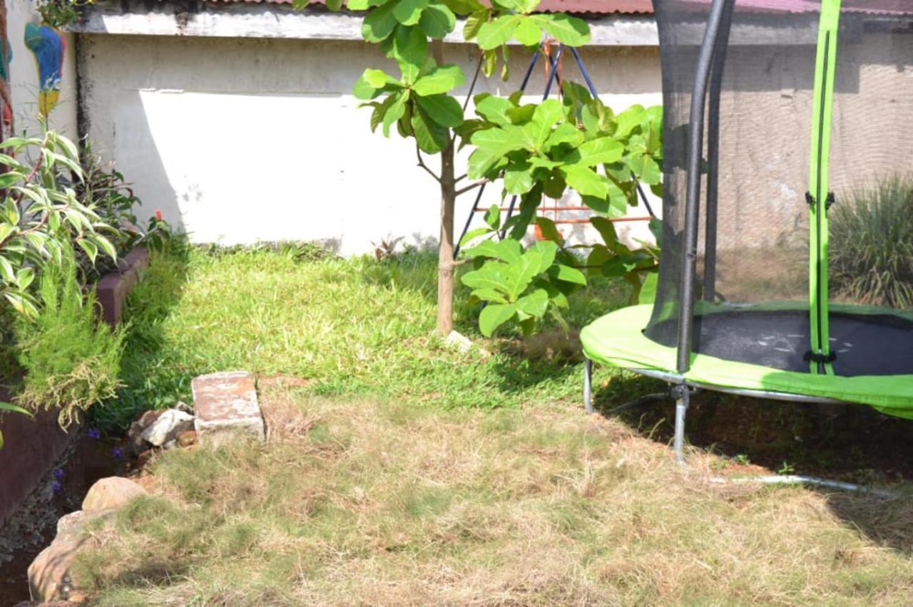 Fully Aircondition 3Bed Villa- A C- Wifi- Hotwater フリータウン エクステリア 写真