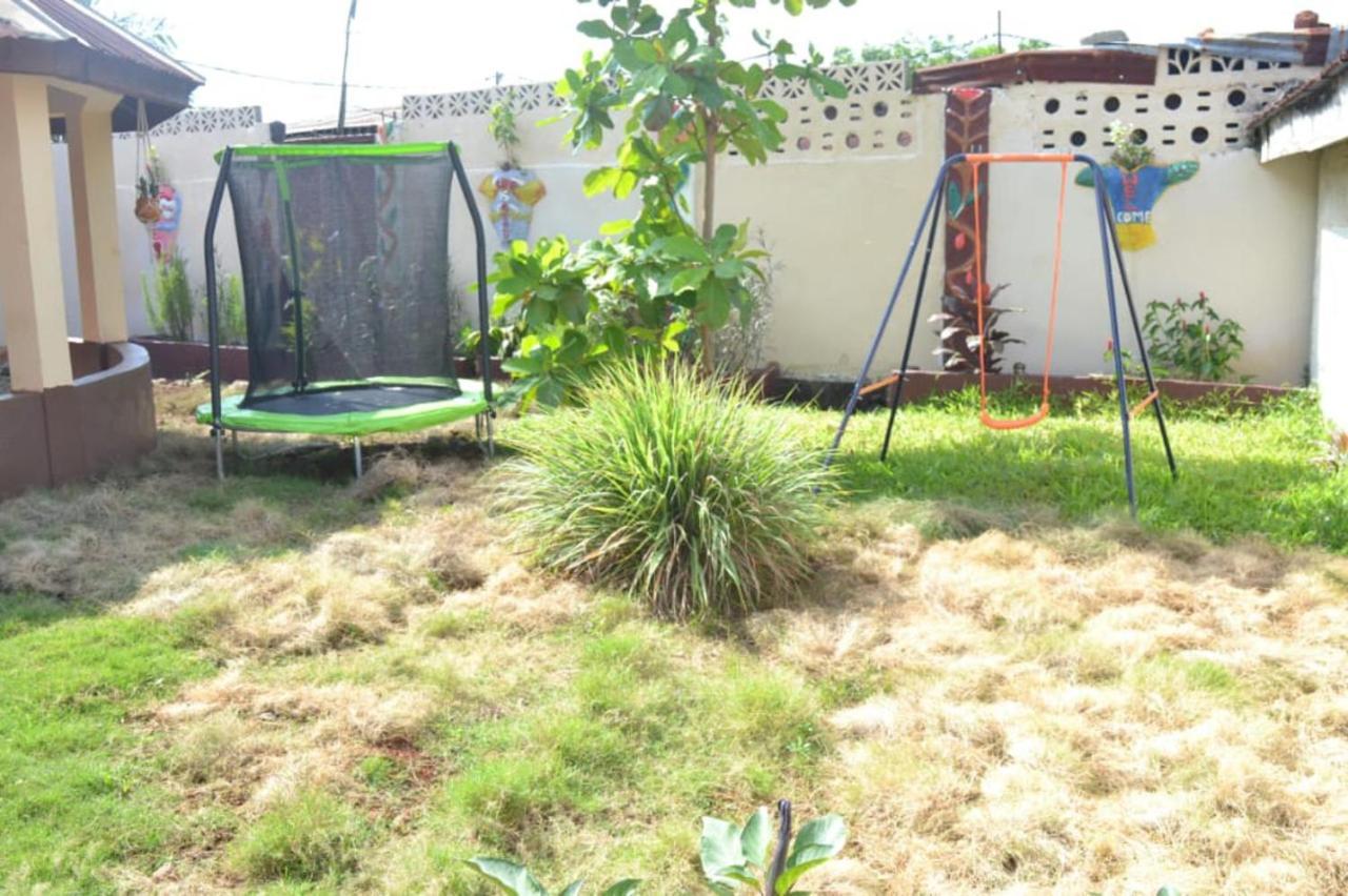 Fully Aircondition 3Bed Villa- A C- Wifi- Hotwater フリータウン エクステリア 写真
